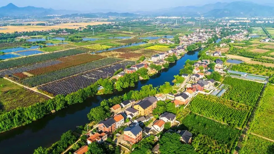 改善村容风貌，建设美丽乡村