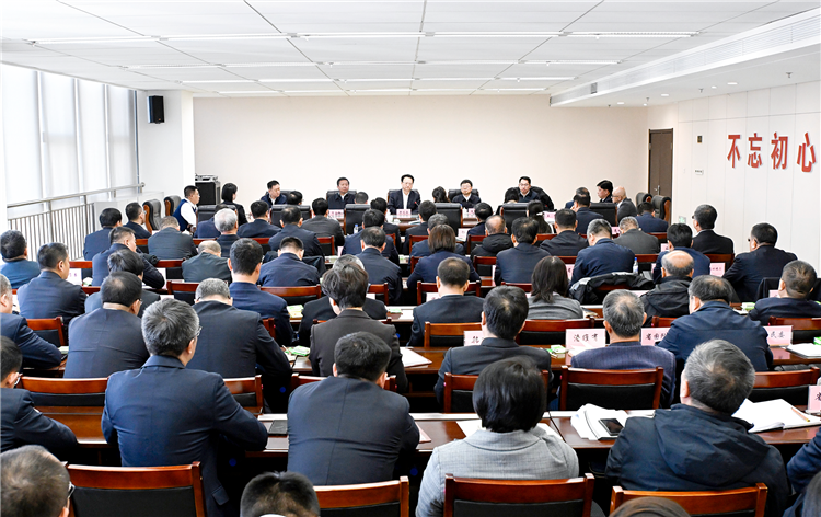 景俊海调研大数据产业集群建设工作并主持召开座谈会——在系统集成设施配套数据应用上下功夫 促进大数据产业集群规模扩大能级跃升