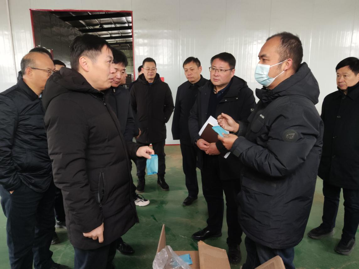 河南省住房城乡建设厅党组书记、厅长高义一行赴上蔡县邵店镇上岗村开展驻村帮扶工作调研。