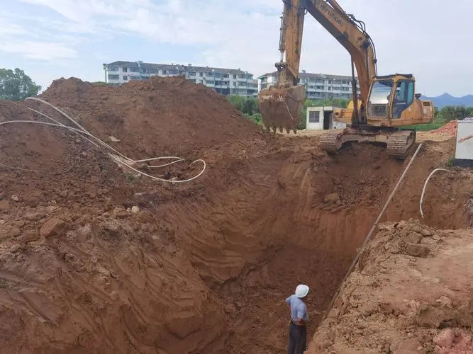 在工程咨询行业摸爬滚打二十载，我深知编制“社会稳定风险评估”报告是一项既重要又复杂的工作。