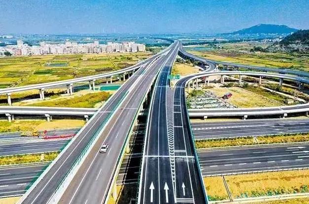 2023年9月广东省交通建设工程主要外购材料信息价表包含的内容如下：