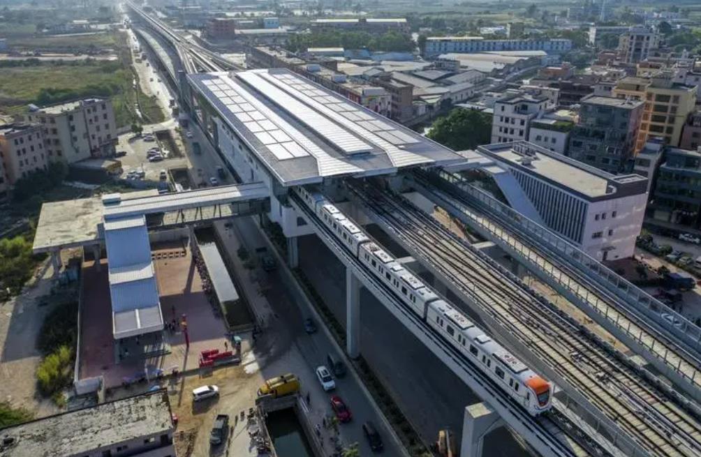 建设工程各专业主要材料价格，按广州市建设工程造价管理站发布的《广州地区建设工程常用材料税前综合价格》及花都区住房和城乡建设局发布的花都区建设工程地方材料税前综合价格计算。